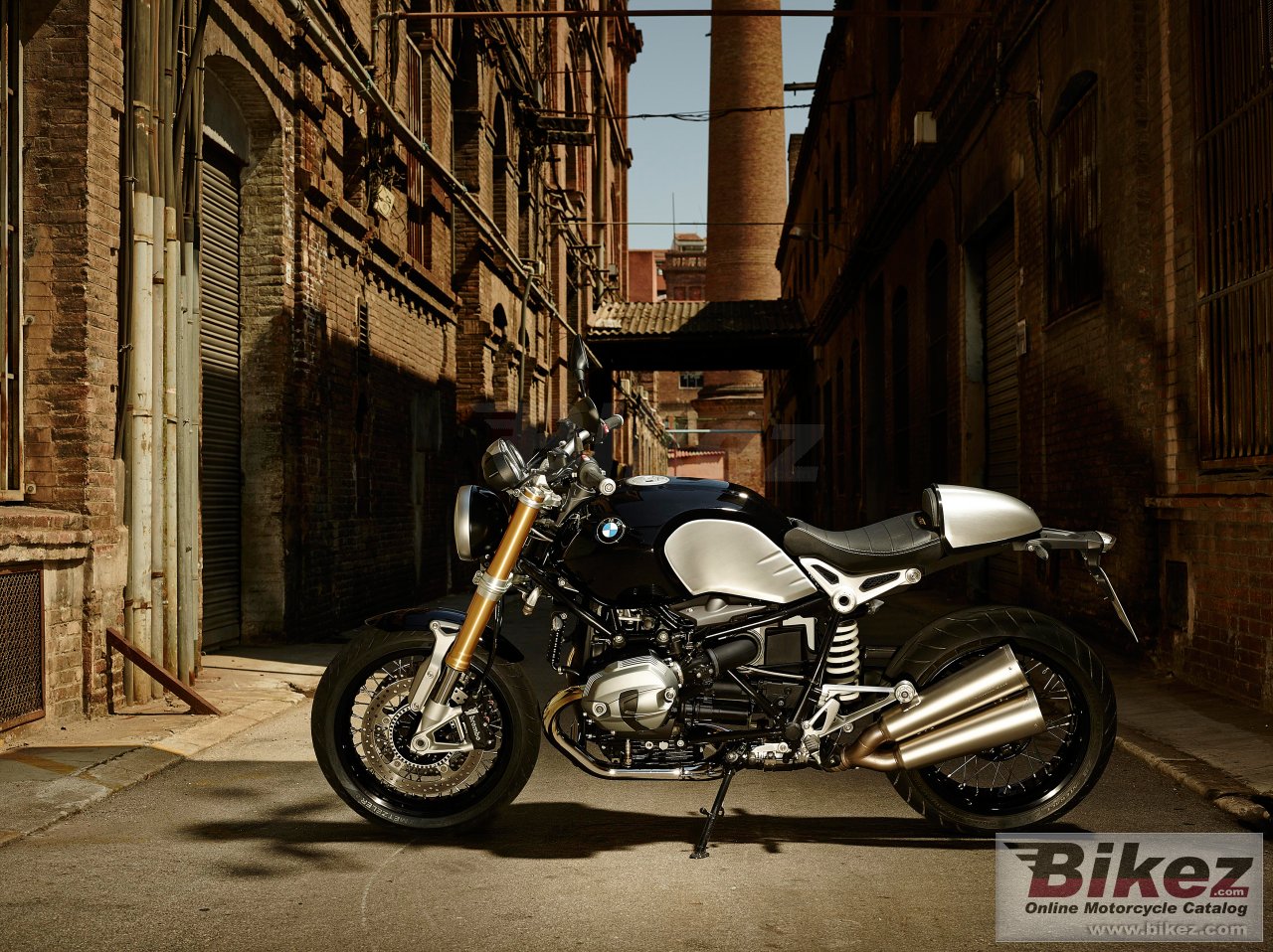 BMW R nine T