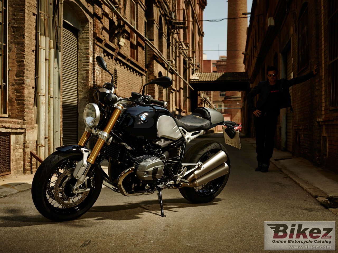 BMW R nine T