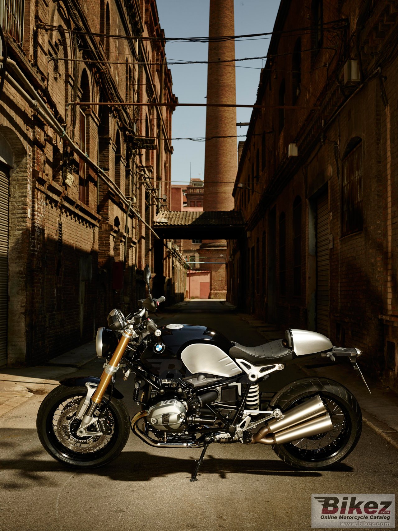 BMW R nine T