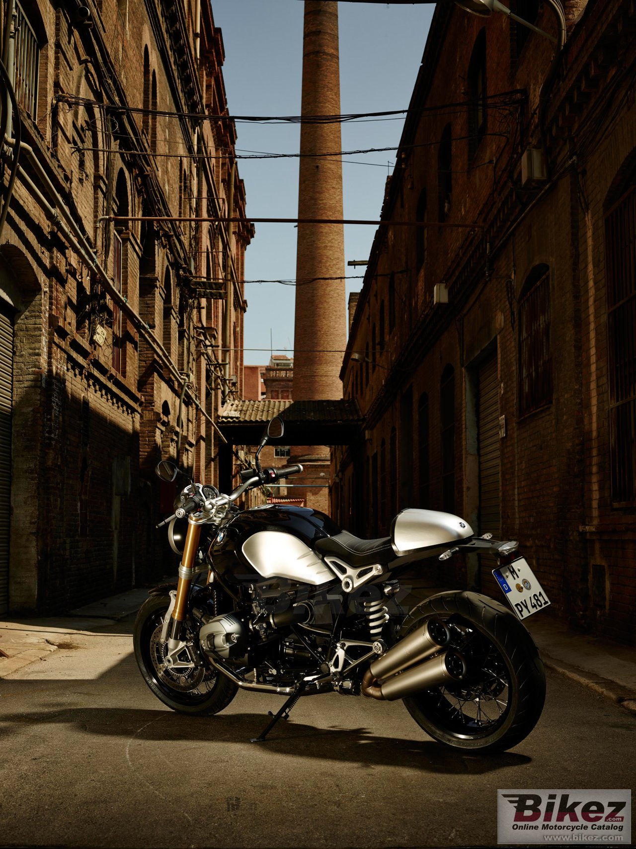 BMW R nine T