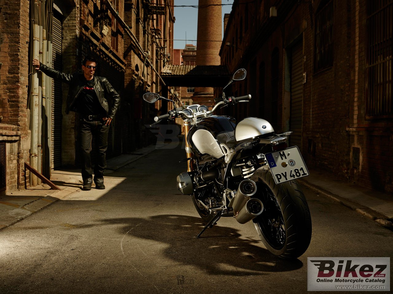 BMW R nine T
