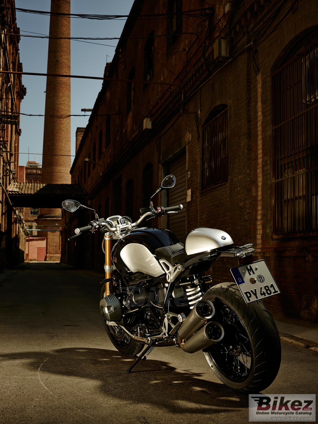 BMW R nine T