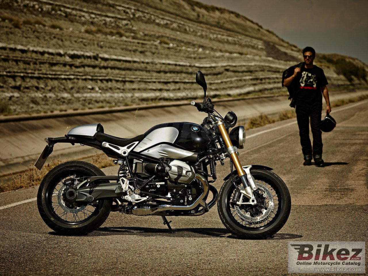 BMW R nine T