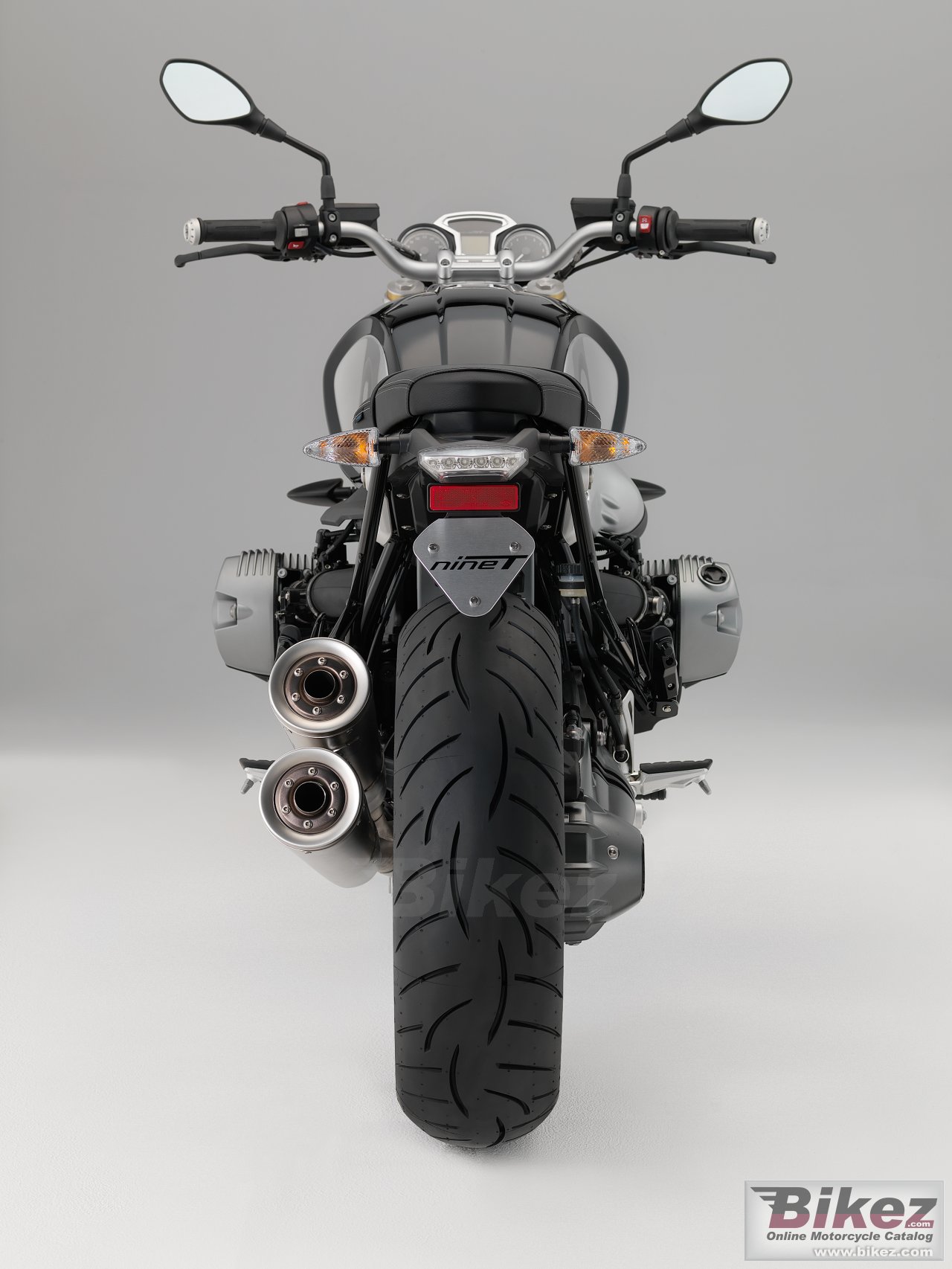 BMW R nine T