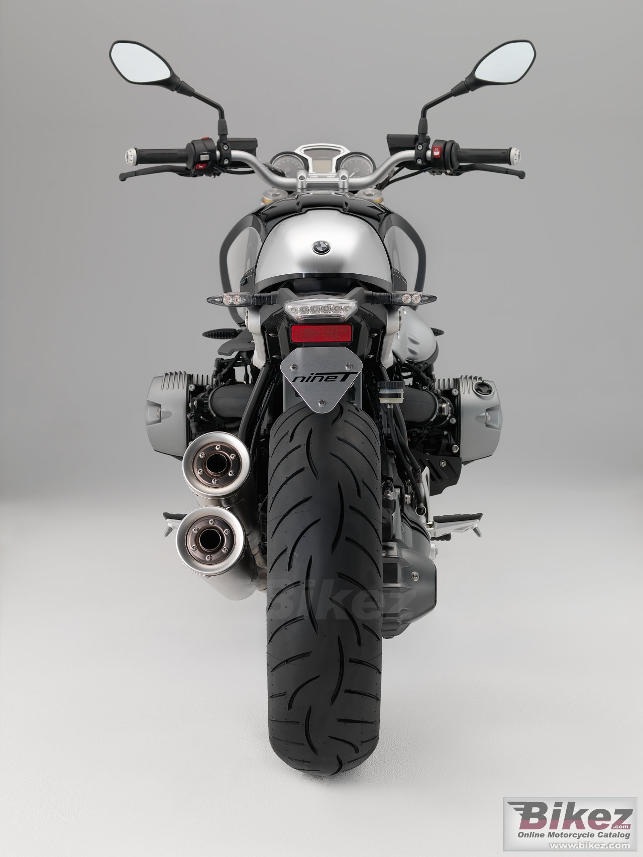 BMW R nine T