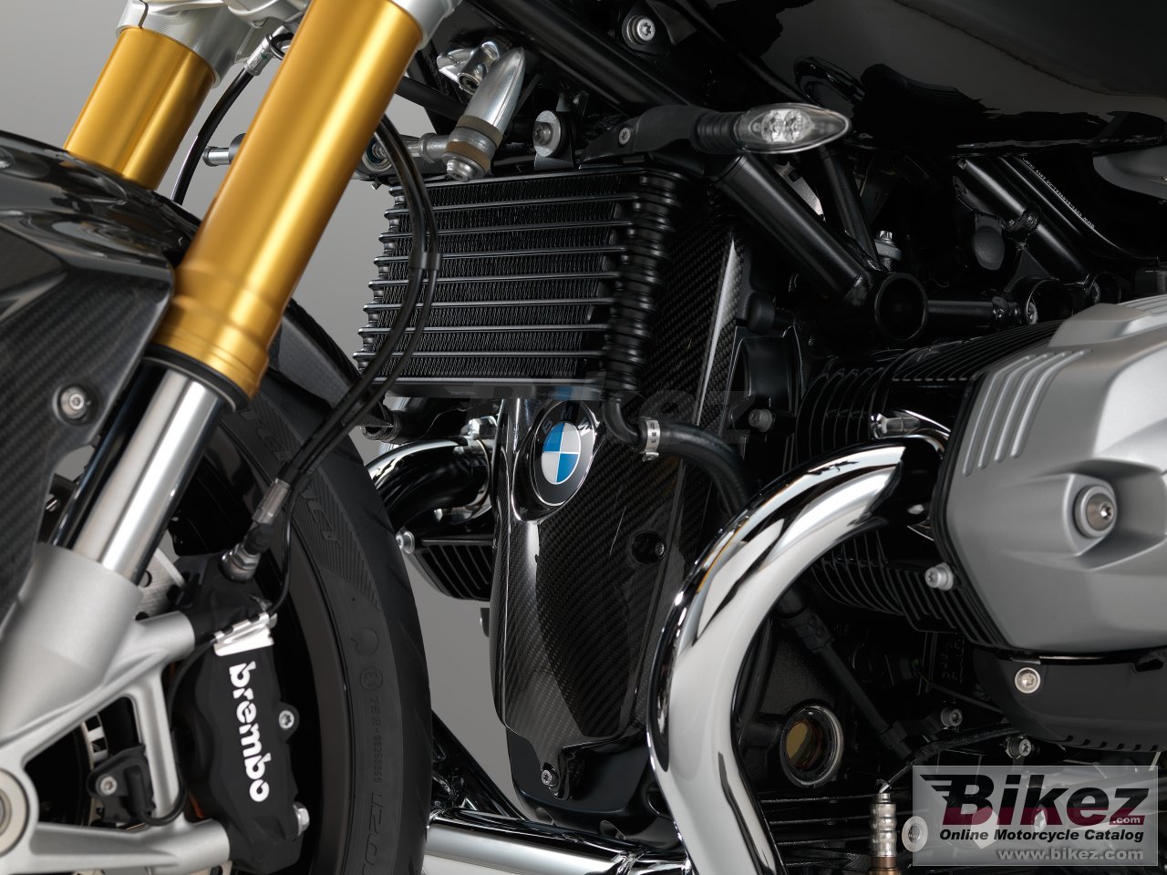 BMW R nine T