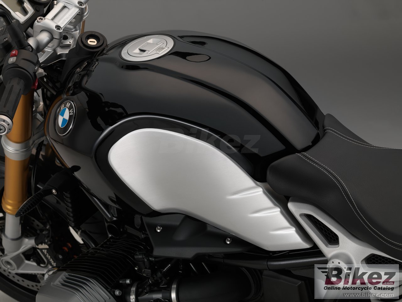 BMW R nine T