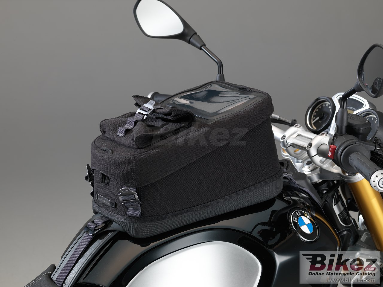 BMW R nine T