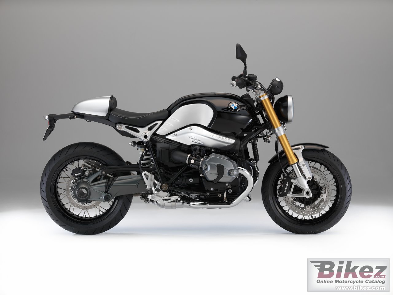 BMW R nine T