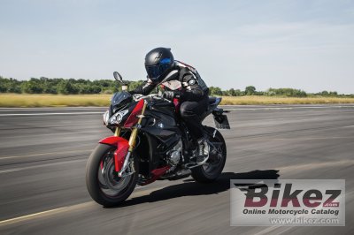 2017 BMW S 1000 R