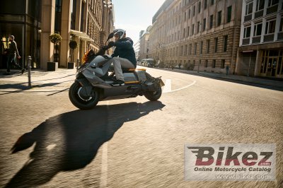 2022 BMW CE 04