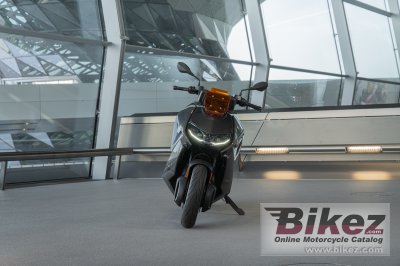 2022 BMW CE 04