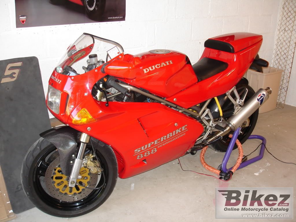 Ducati 888 Strada