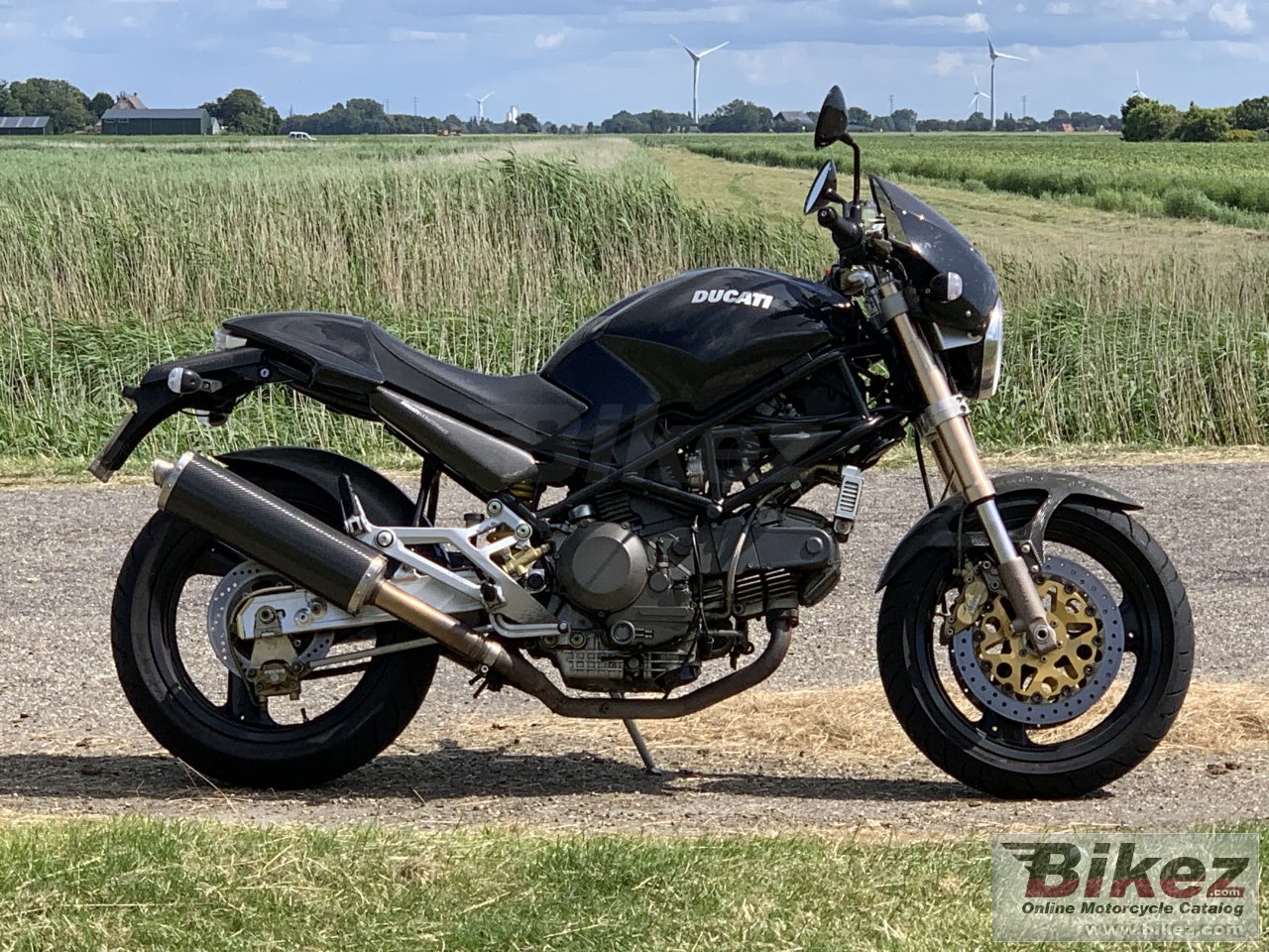 Ducati Monster 900