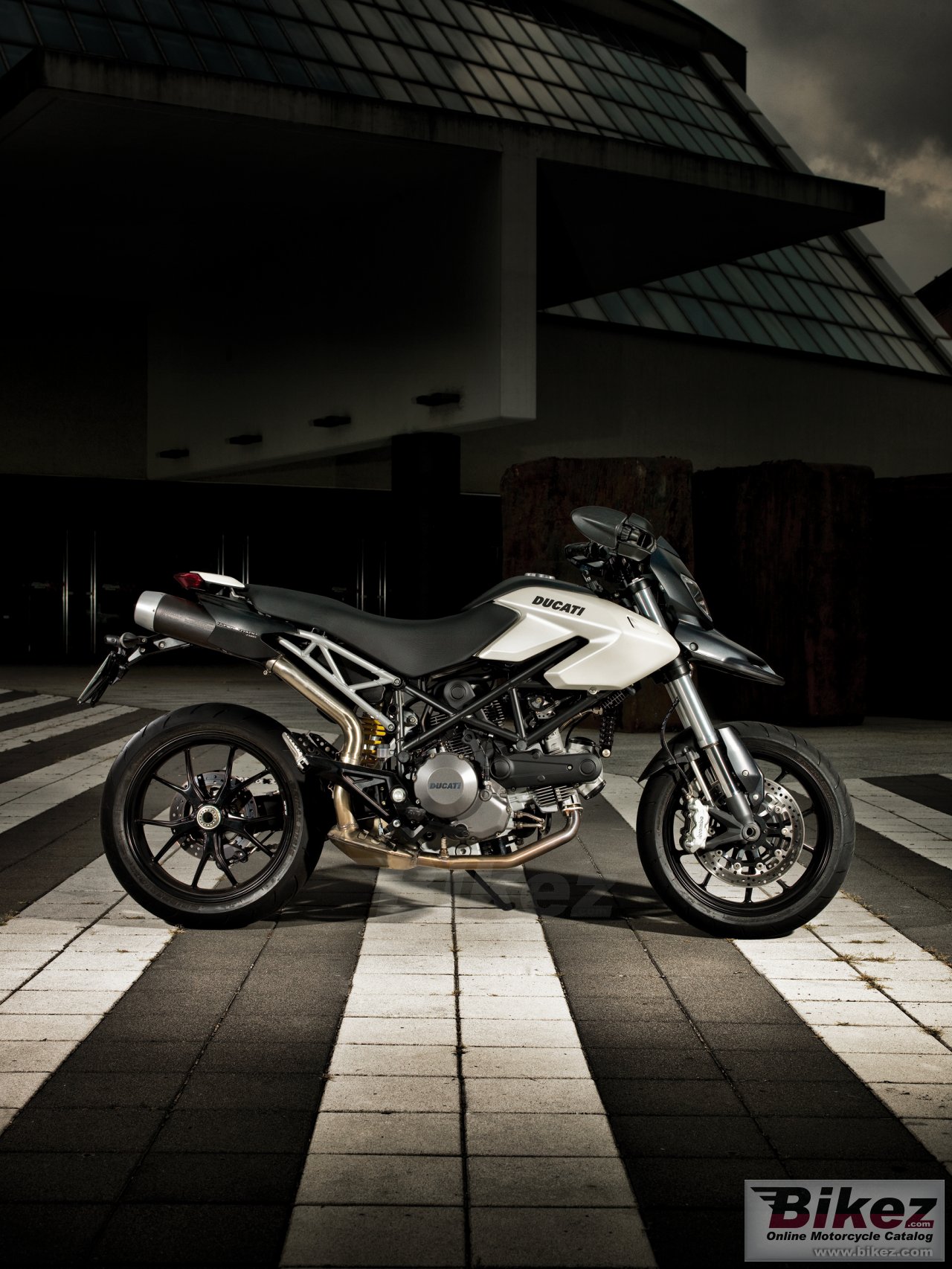 Ducati Hypermotard 796