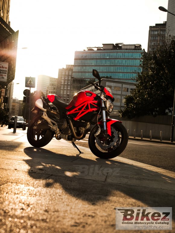 2010 Ducati Monster 696