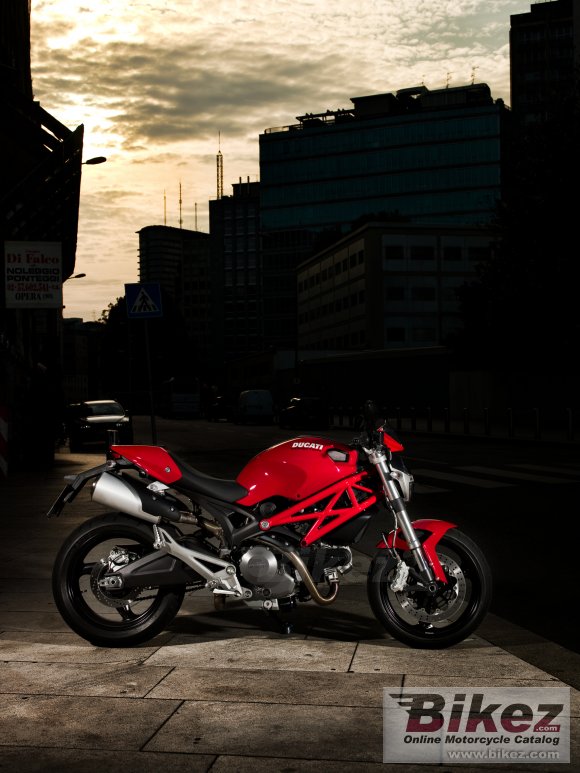 2010 Ducati Monster 696