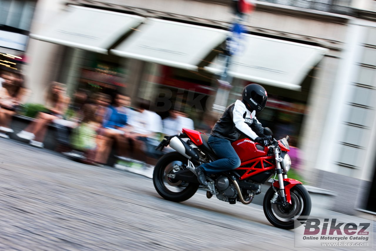 Ducati Monster 696