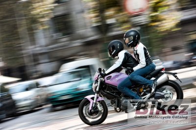 2010 Ducati Monster 696