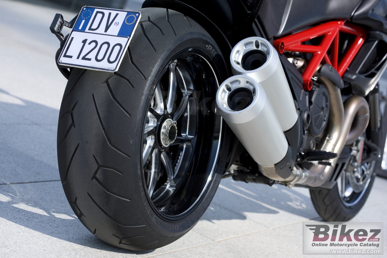 Ducati Diavel Carbon