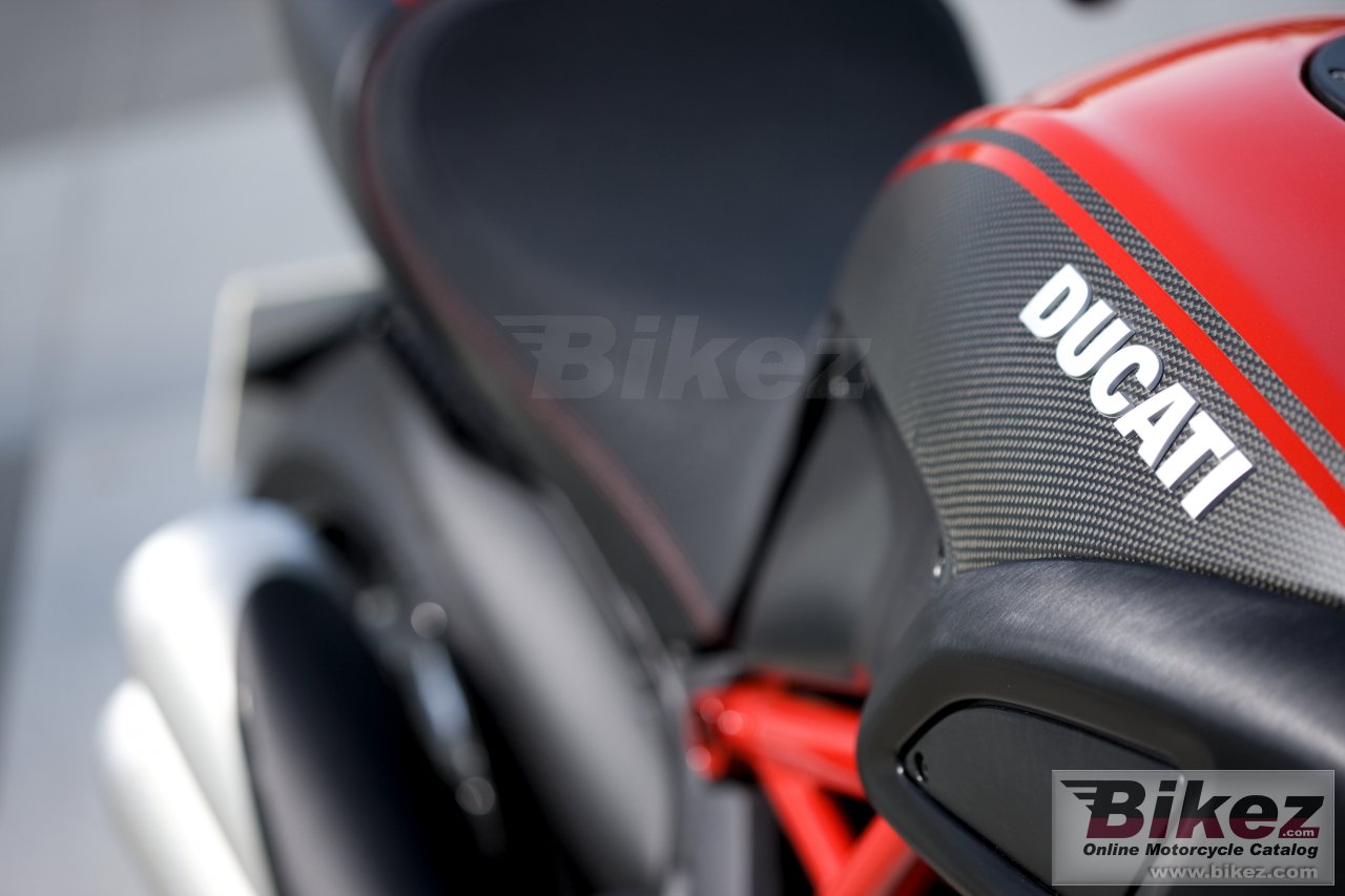 Ducati Diavel Carbon