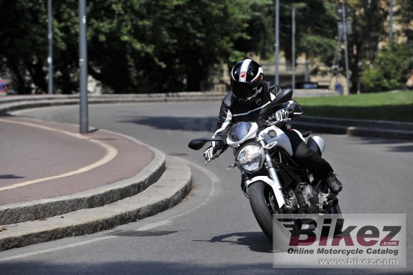 2012 Ducati Monster 696