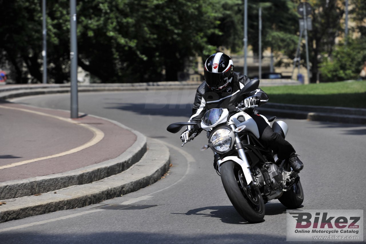 Ducati Monster 696