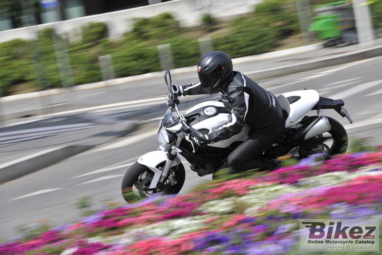 Ducati Monster 696