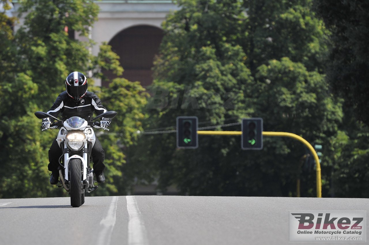 Ducati Monster 696