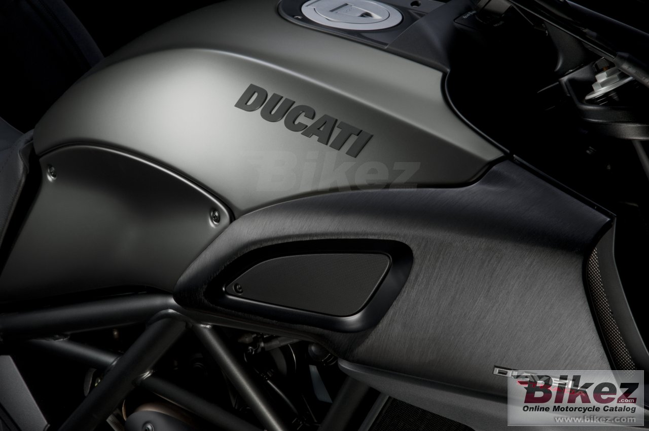 Ducati Diavel Strada