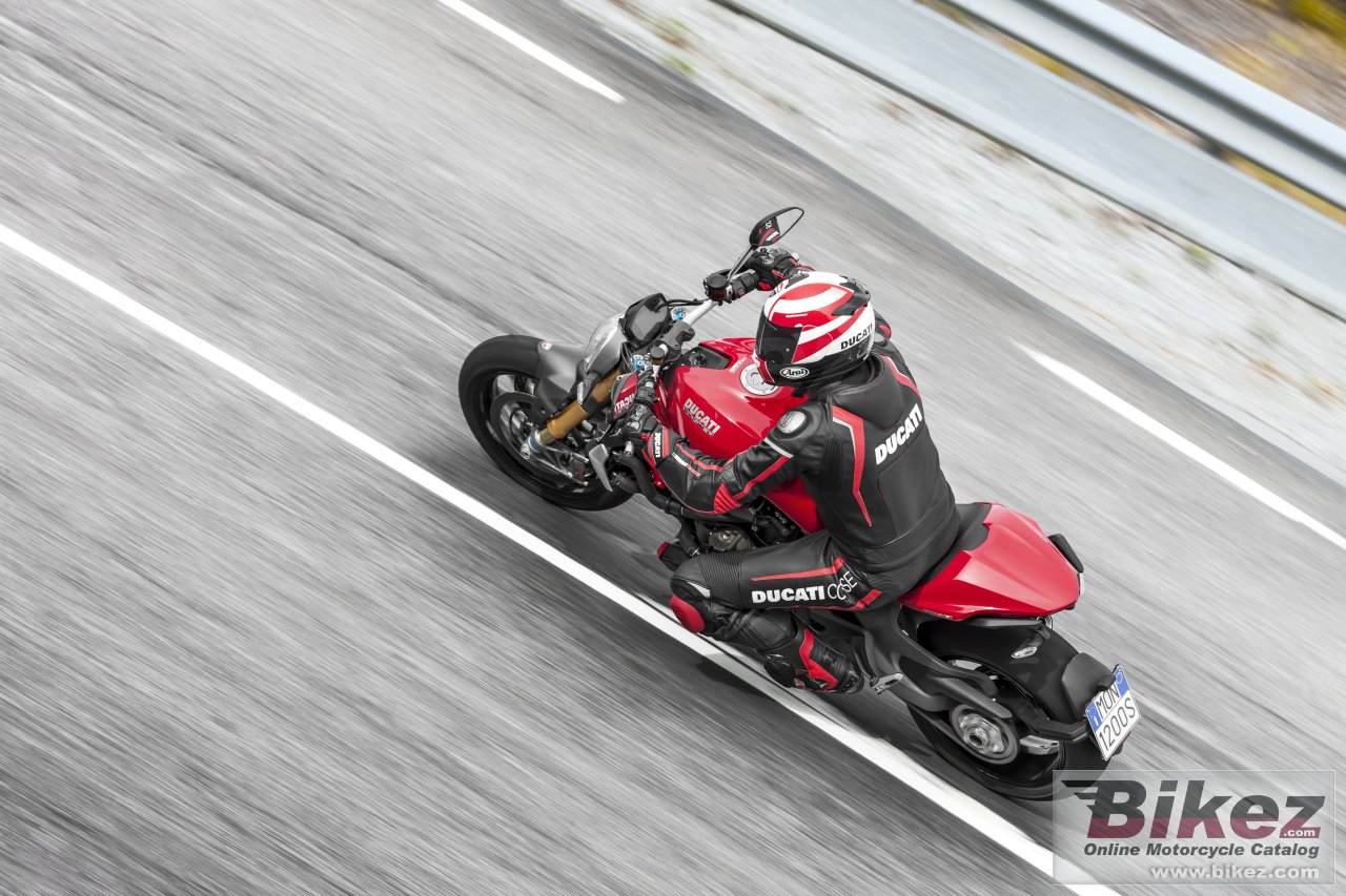 Ducati Monster 1200 S