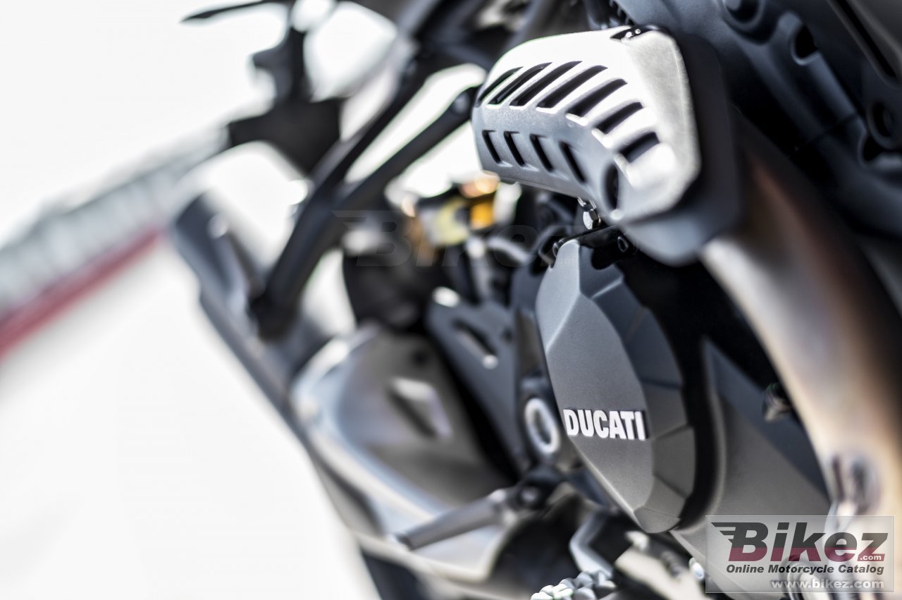 Ducati Monster 1200 R