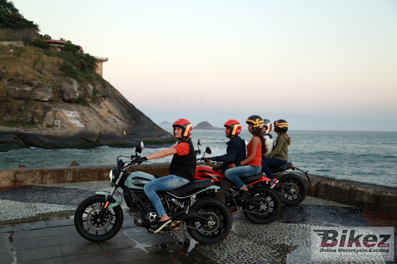 Ducati Scrambler Sixty2