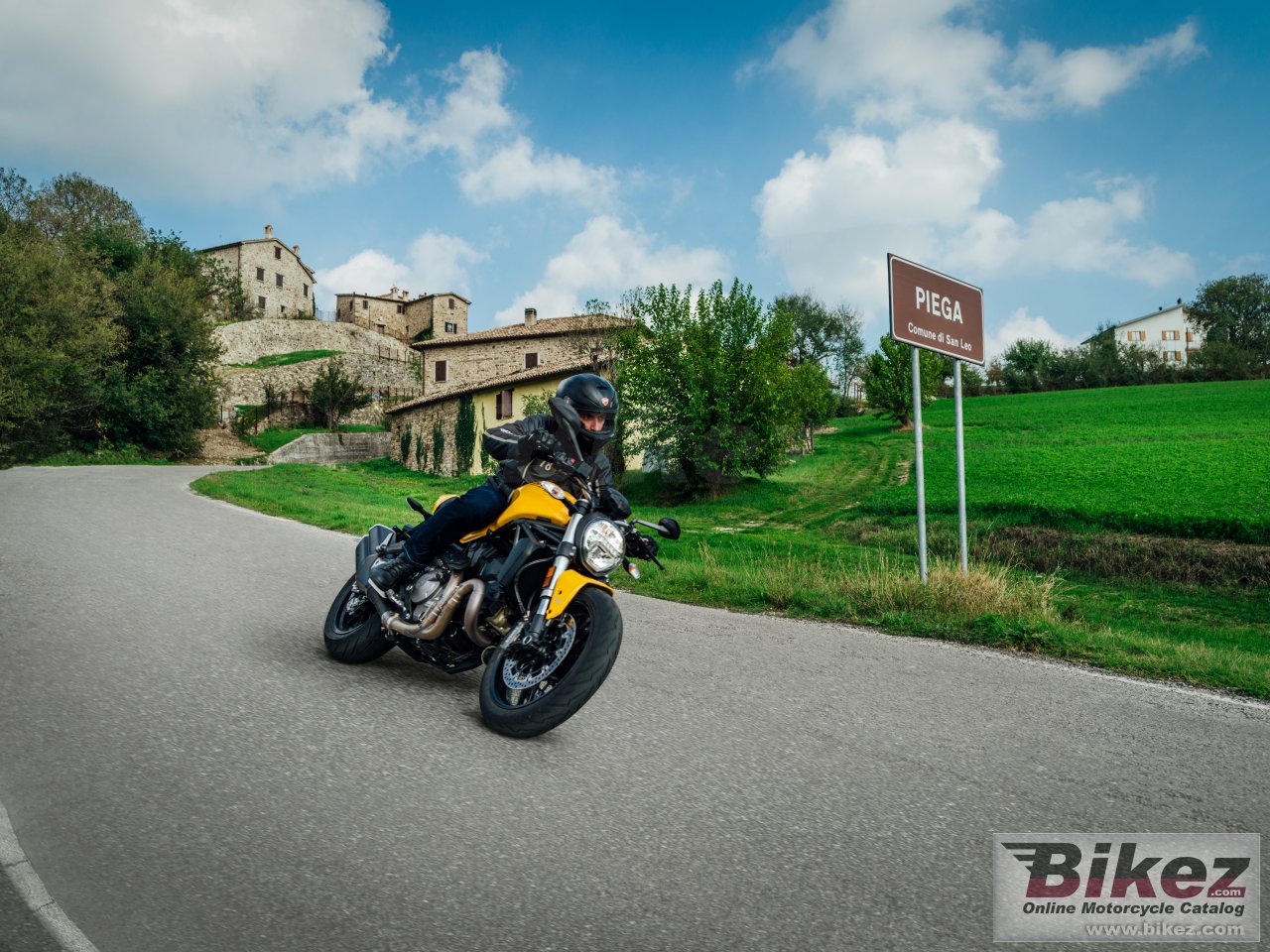 Ducati Monster 821