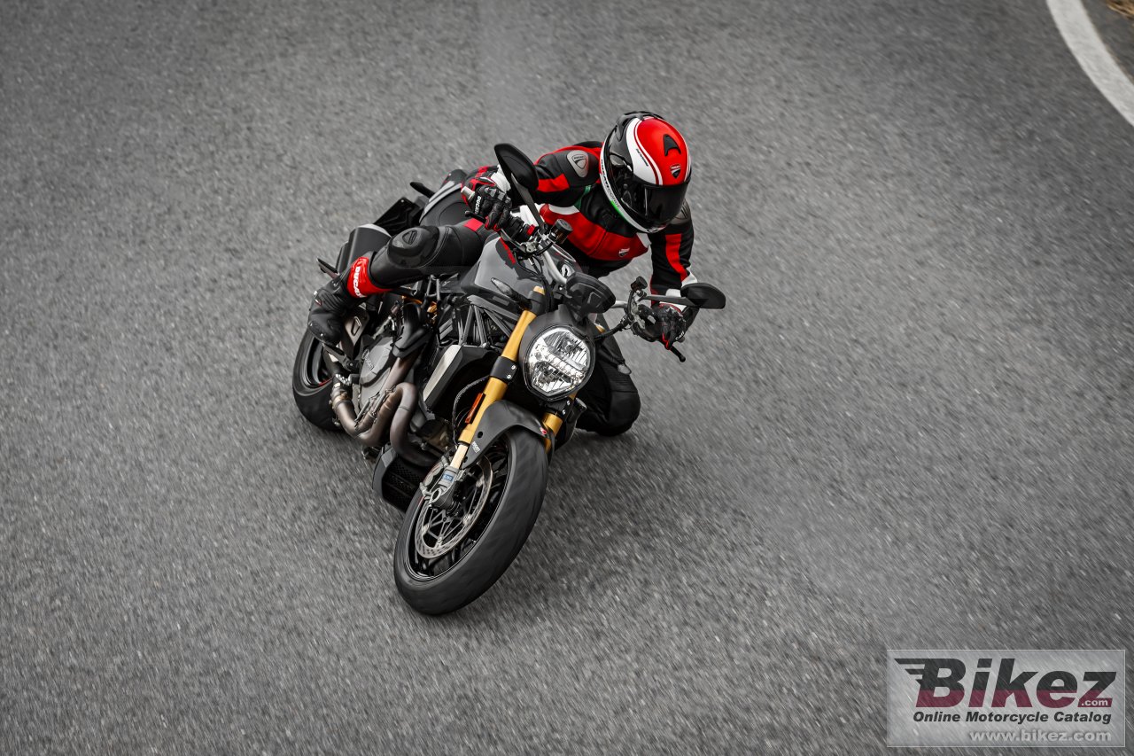 Ducati Monster 1200 S