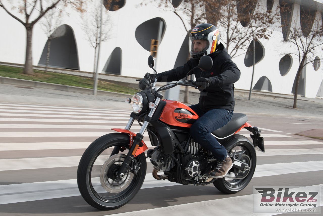 Ducati Scrambler Sixty2