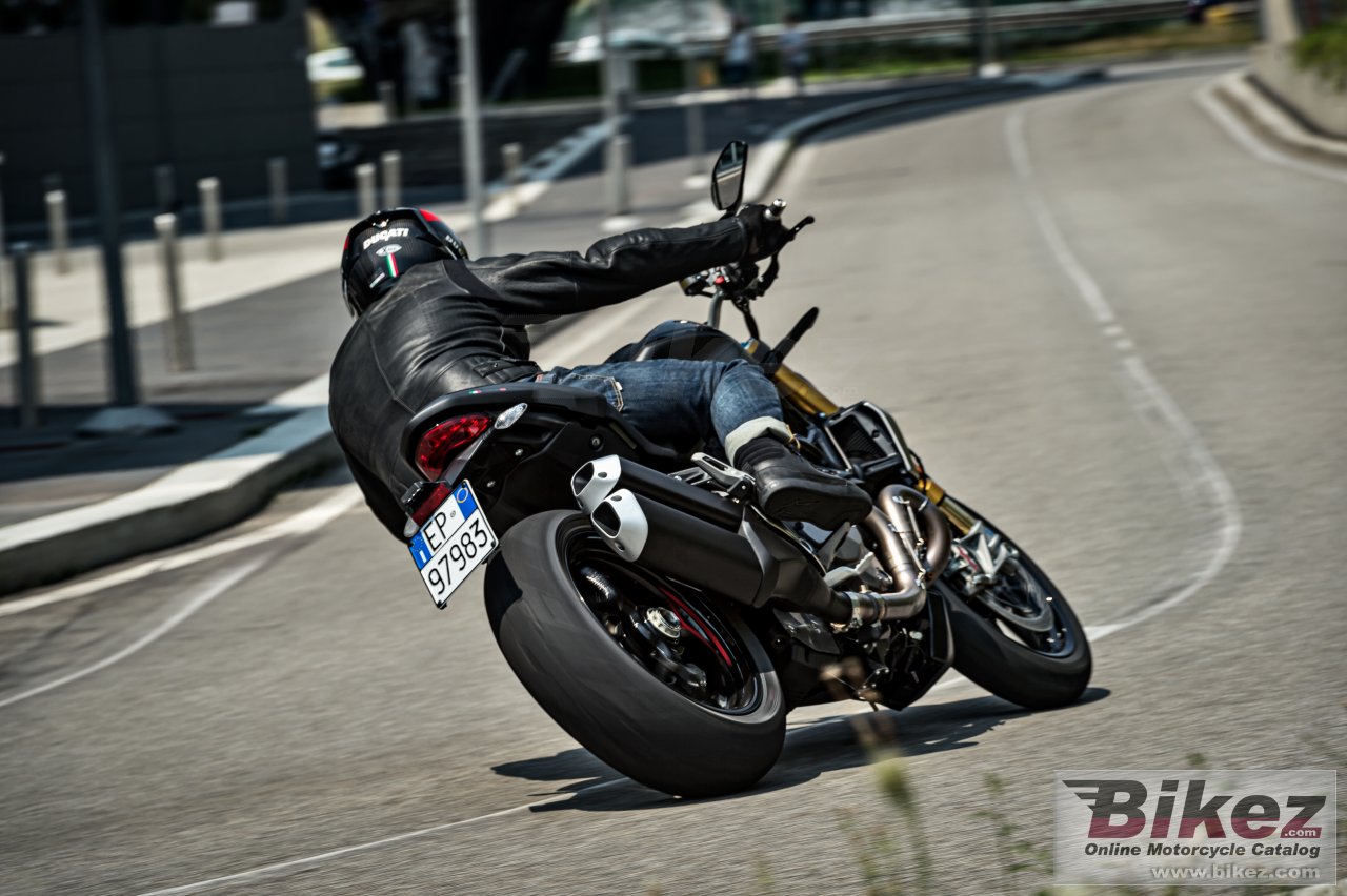 Ducati Monster 1200 S