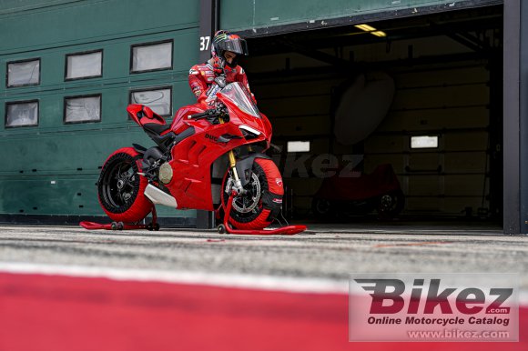 2022 Ducati Panigale V4 S