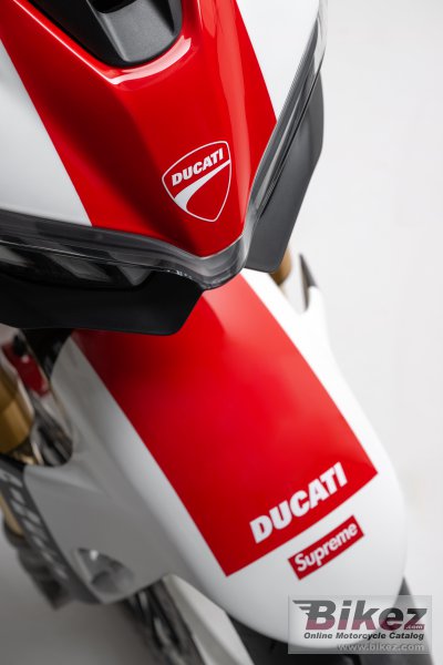 2024 Ducati Streetfighter V4 Supreme