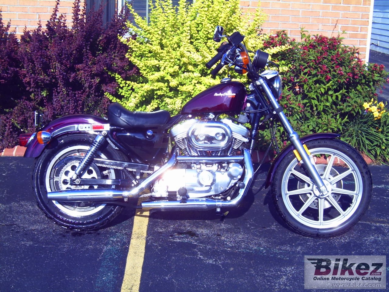 Harley-Davidson XLH Sportster 883 Hugger