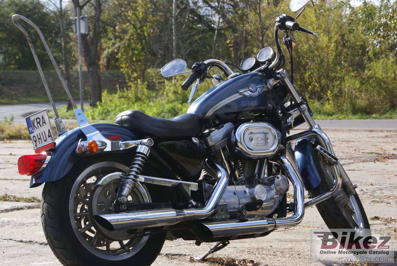 Harley-Davidson XLH Sportster 883 Hugger