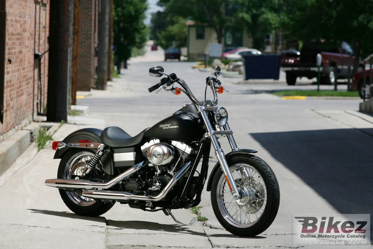 Harley-Davidson FXDBI Street Bob