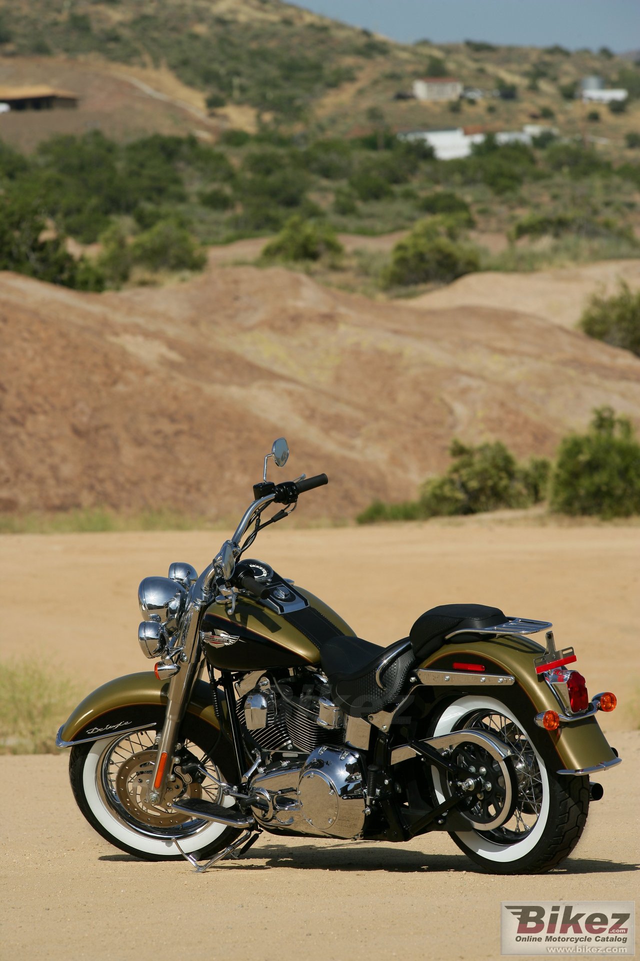 Harley-Davidson FLSTN Softail Deluxe