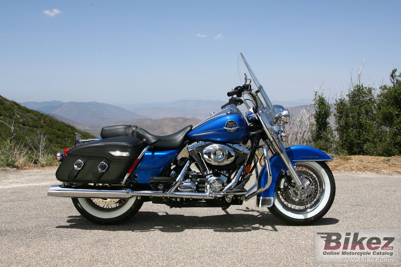 Harley-Davidson FLHRC Road King Classic