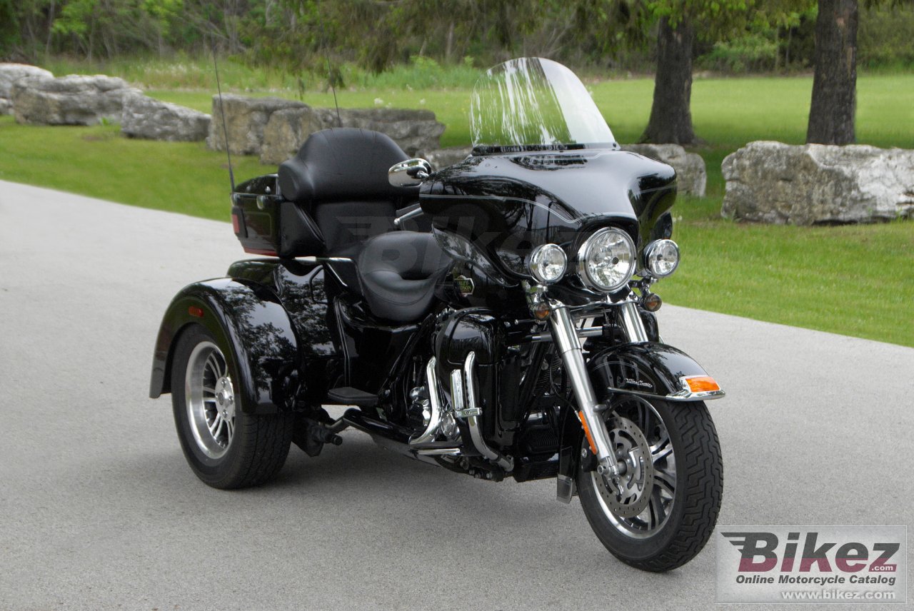 Harley-Davidson FLHTCUTG Tri Glide Ultra Classic