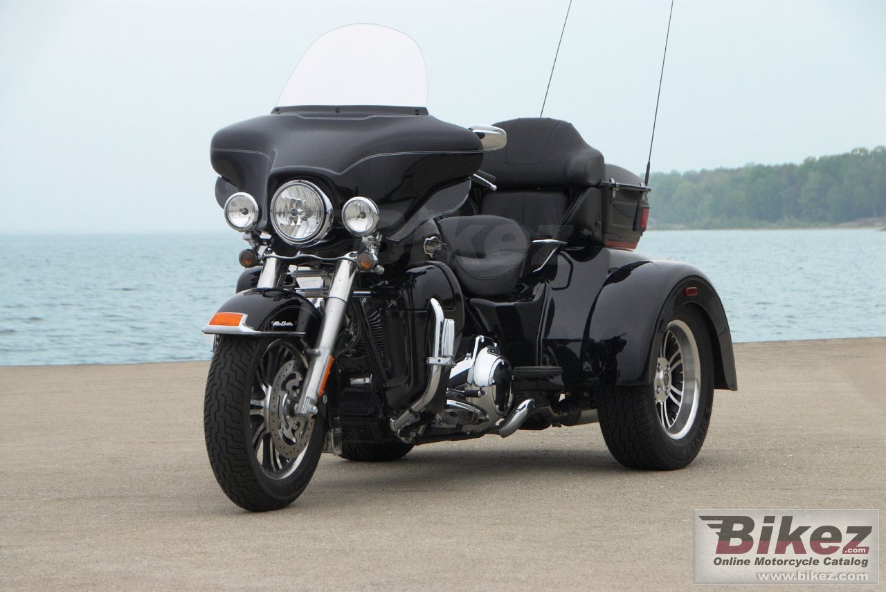 Harley-Davidson FLHTCUTG Tri Glide Ultra Classic