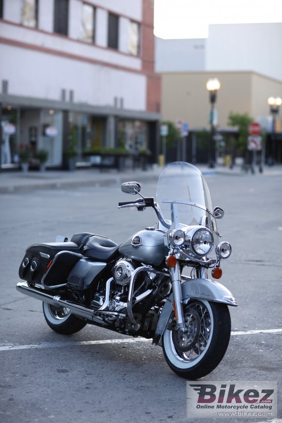 2010 Harley-Davidson FLHRC Road King Classic