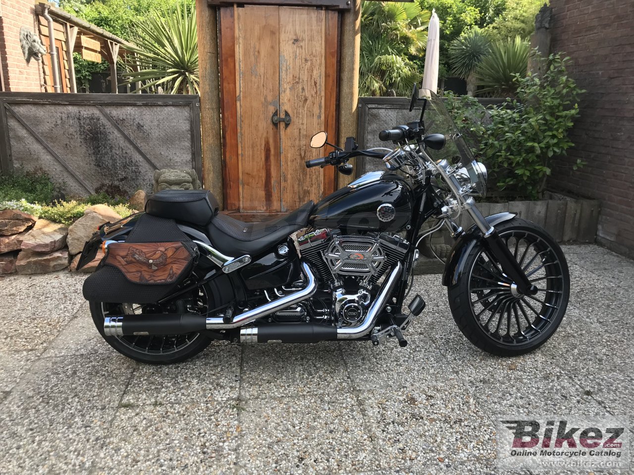 Harley-Davidson CVO Breakout