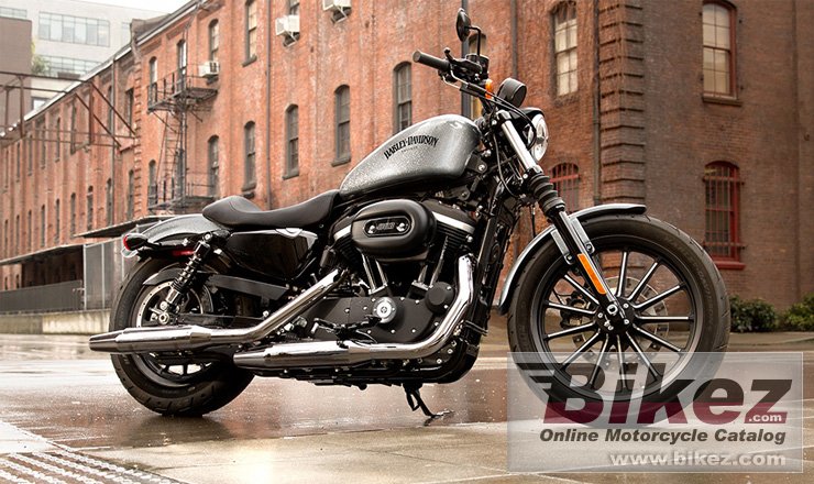 Harley-Davidson Sportster Iron 883 Dark Custom
