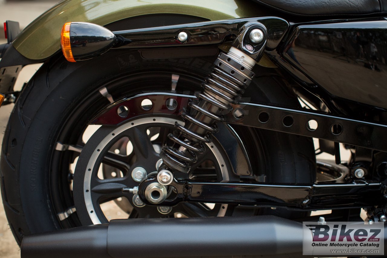 Harley-Davidson Sportster Iron 883